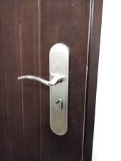 Фото 1: Замена дверного замка в железную дверь.